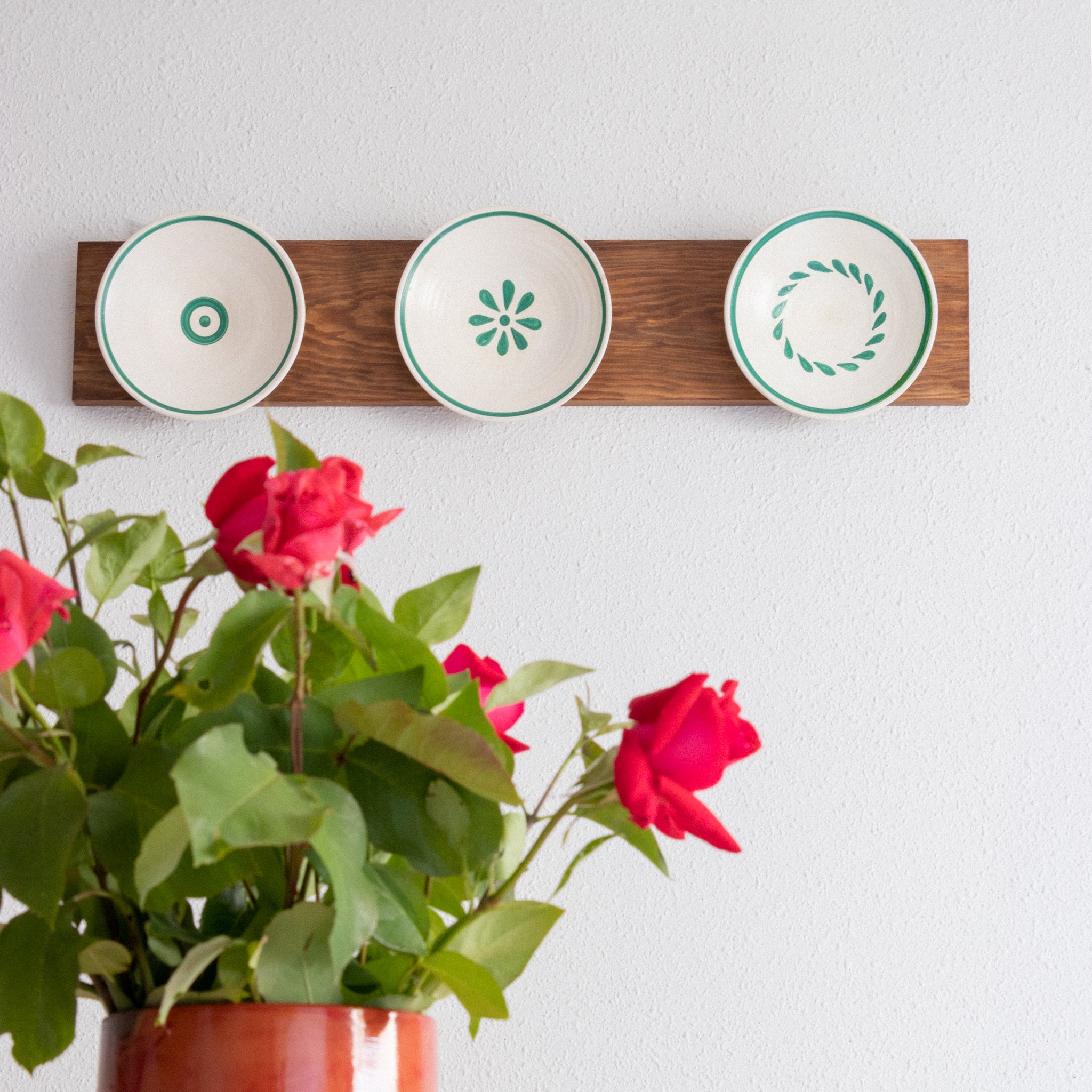 Tabla para platos decorativos de pared